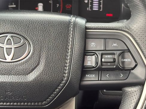 Used 2025 Toyota 4Runner SR5 image 22