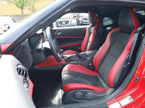 Certified 2025 Nissan Z Performance w/ Floor Mat Package RWD image 9