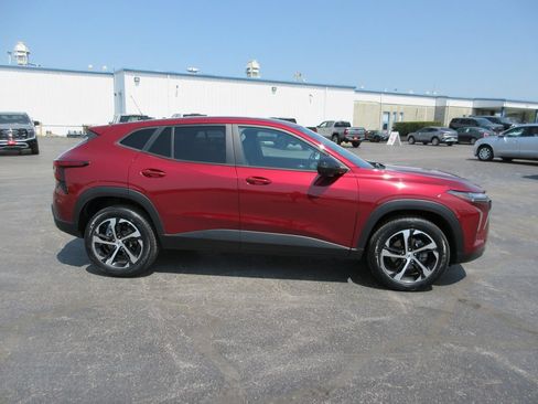 Certified 2024 Chevrolet Trax RS FWD image 5