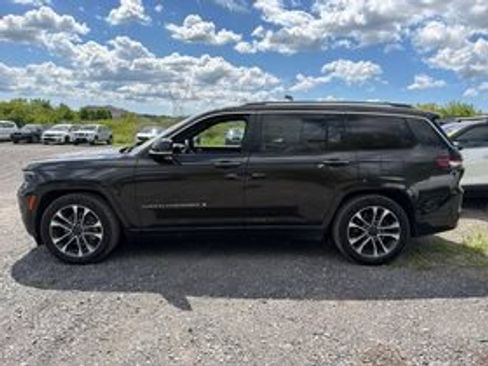 Used 2022 Jeep Grand Cherokee L Overland w/ Luxury Tech Group IV AWD/4WD image 6