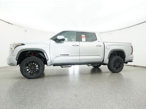 New 2026 Toyota Tundra Limited AWD/4WD image 16