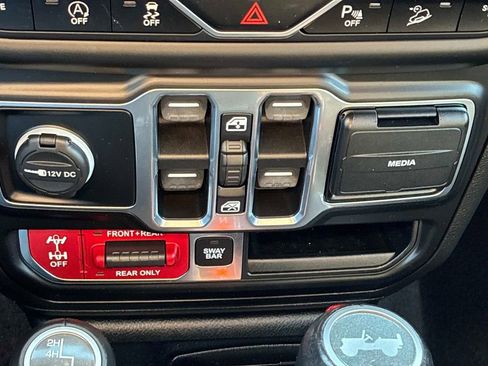 Certified 2020 Jeep Wrangler Unlimited Rubicon AWD/4WD image 31