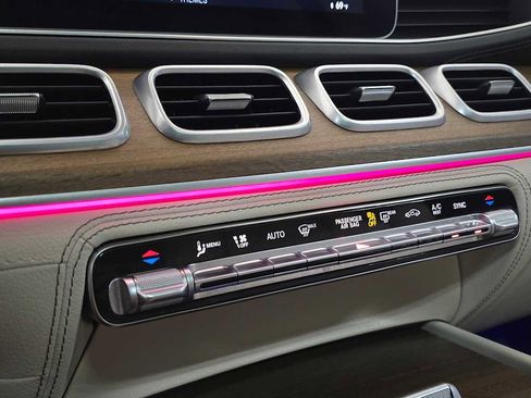 Used 2021 Mercedes-Benz GLS 580 4MATIC image 31