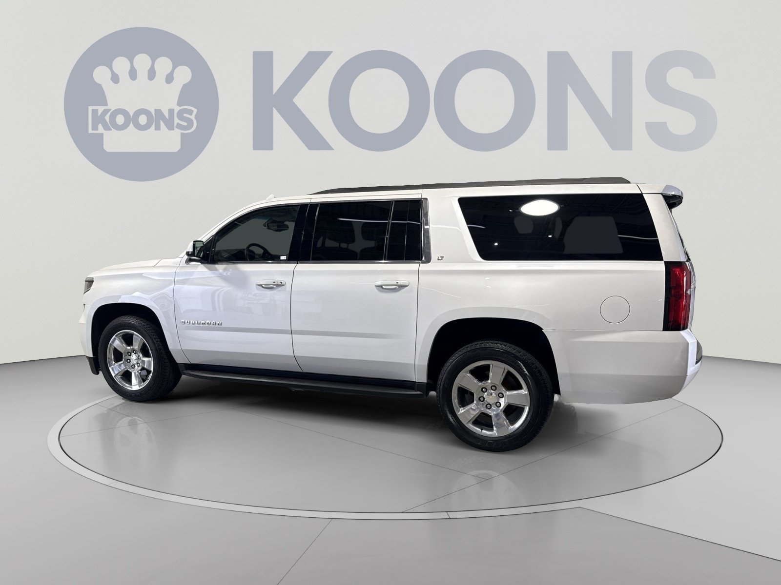 Used 2017 Chevrolet Suburban LT w/ Luxury Package AWD/4WD image 8