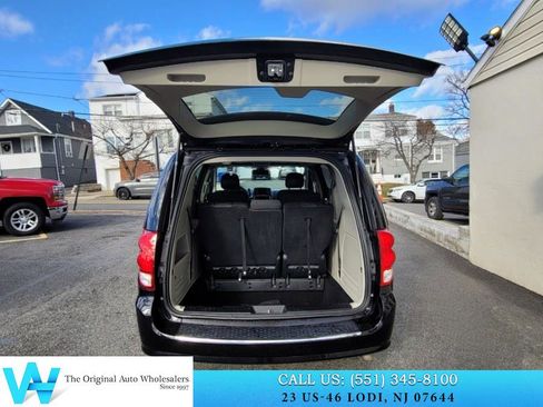 Used 2019 Dodge Grand Caravan SE w/ UConnect Hands-Free Group image 15