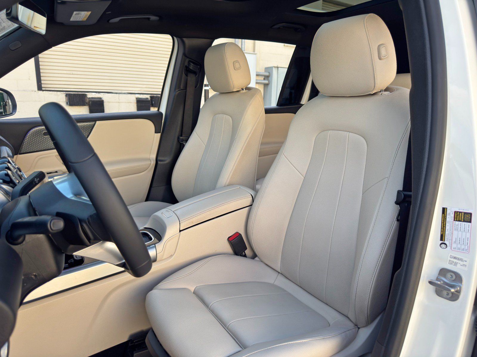 Used 2024 Mercedes-Benz GLB 250 w/ Exclusive Package image 43