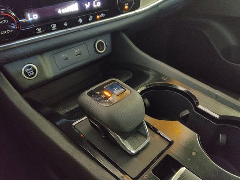 Used 2022 Nissan Rogue SV FWD image 26
