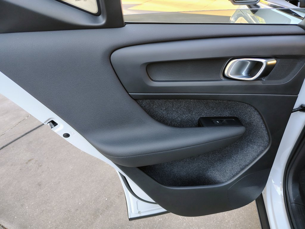 New 2026 Volvo XC40 B5 Ultra w/ Climate Package AWD/4WD image 19