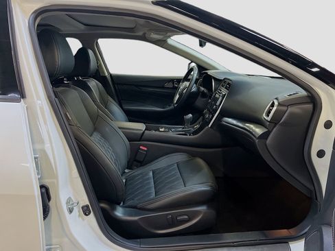 Used 2023 Nissan Maxima Platinum w/ Sport Mat Group FWD image 31