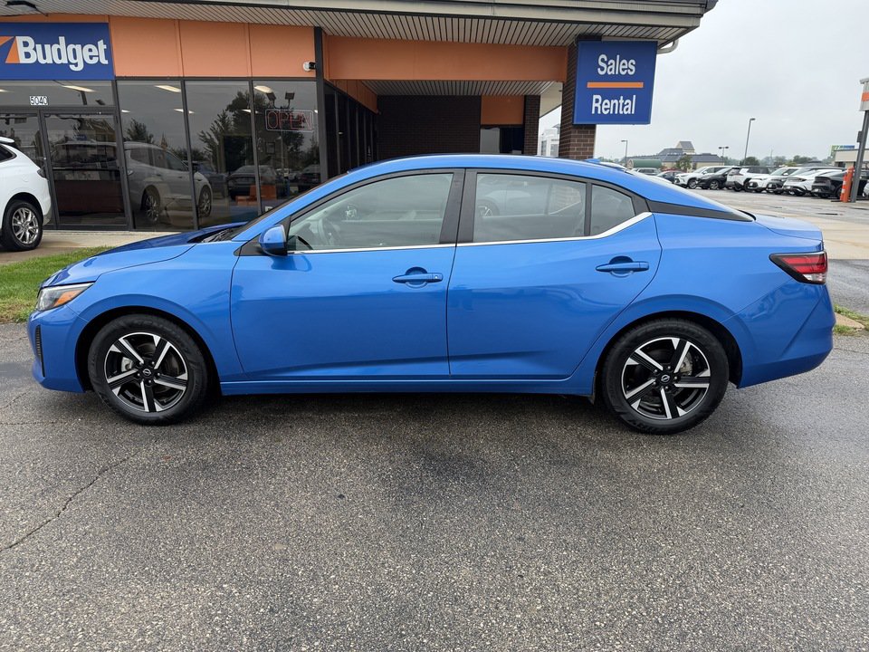 Used 2024 Nissan Sentra SV FWD image 2