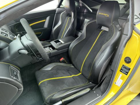 Used 2015 Aston Martin V12 Vantage S RWD image 16