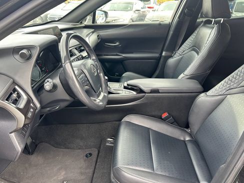 Used 2019 Lexus UX 200 w/ Accessory Package 2 FWD image 23