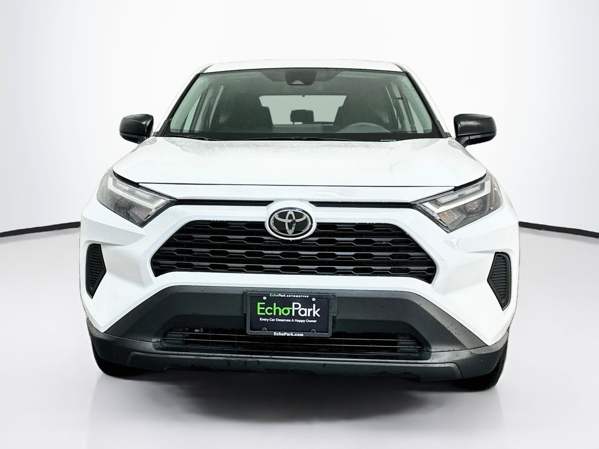 Used 2025 Toyota RAV4 LE AWD/4WD image 2