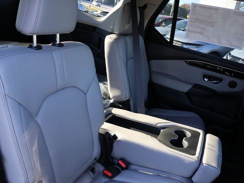 New 2025 Honda Pilot EX-L image 12