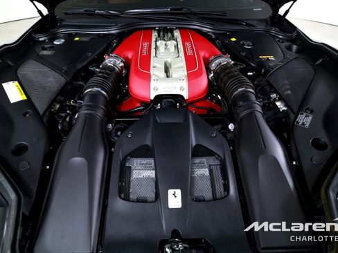 Used 2018 Ferrari 812 Superfast RWD image 23
