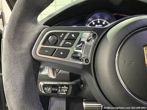 Used 2022 Porsche Cayenne Turbo AWD/4WD image 19