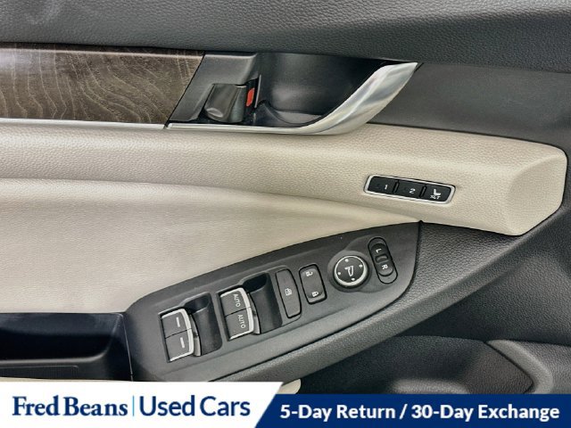 Used 2018 Honda Accord Touring image 24