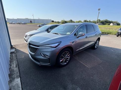Used 2023 Buick Enclave Avenir w/ Avenir Technology Package AWD/4WD image 5