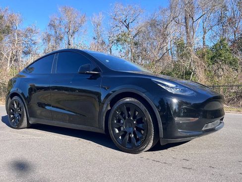 Used 2021 Tesla Model Y Long Range AWD/4WD image 11