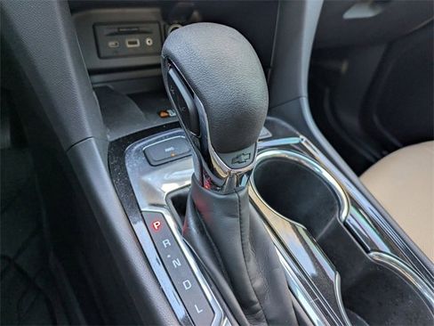 Used 2024 Chevrolet Equinox Premier image 16