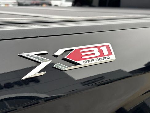 Used 2021 GMC Sierra 1500 SLT w/ SLT Premium Plus Package AWD/4WD image 15