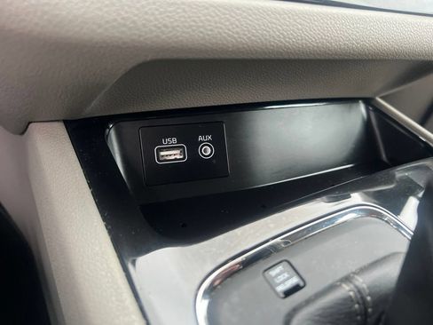 Used 2017 Kia Sedona EX FWD image 53