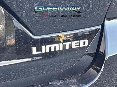 New 2025 Jeep Grand Cherokee Limited RWD image 32