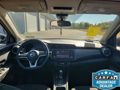 Used 2021 Nissan Kicks SV image 11