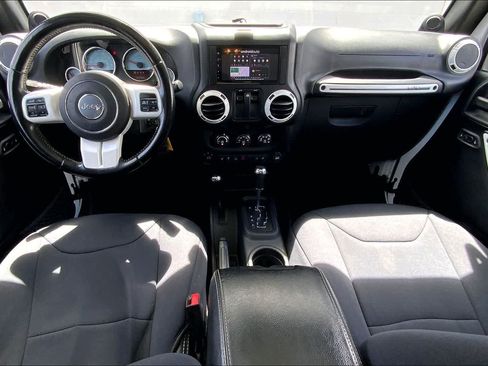 Used 2014 Jeep Wrangler Sahara AWD/4WD image 10