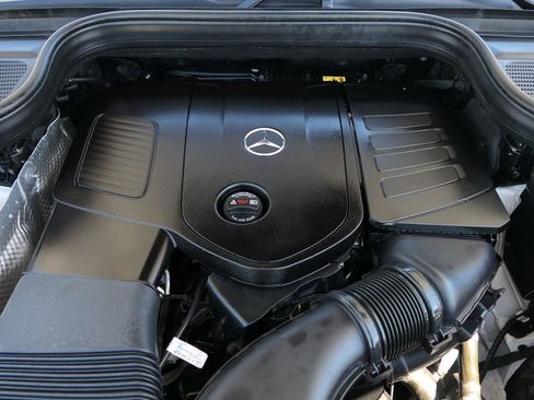 Used 2024 Mercedes-Benz GLE 350 4MATIC w/ AMG Line Exterior image 30
