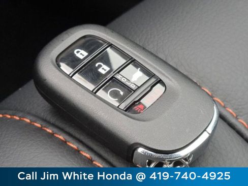 Certified 2025 Honda Pilot TrailSport image 28