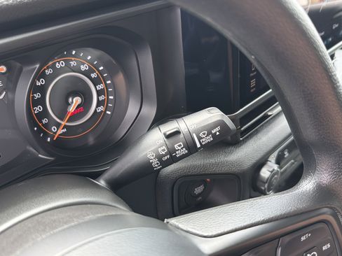 Used 2025 Jeep Wrangler Sport AWD/4WD image 17