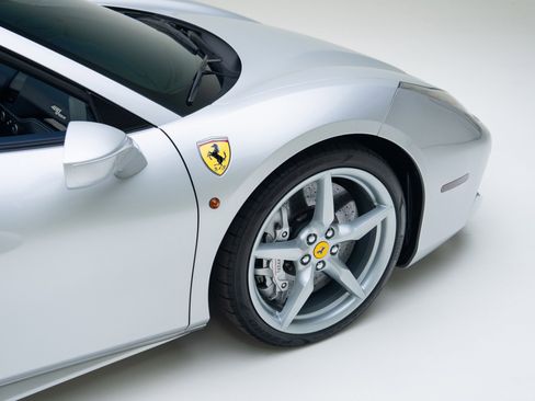 Used 2017 Ferrari 488 Spider RWD image 21