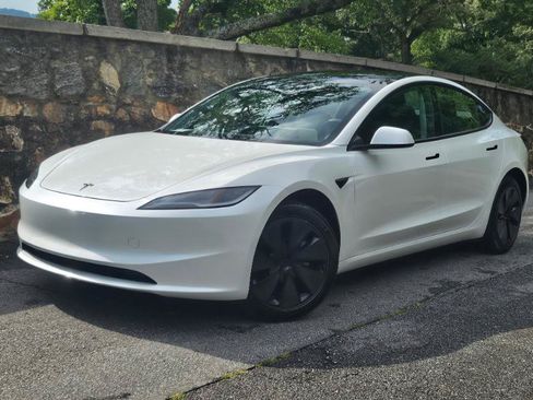 Used 2025 Tesla Model 3 Long Range RWD image 5
