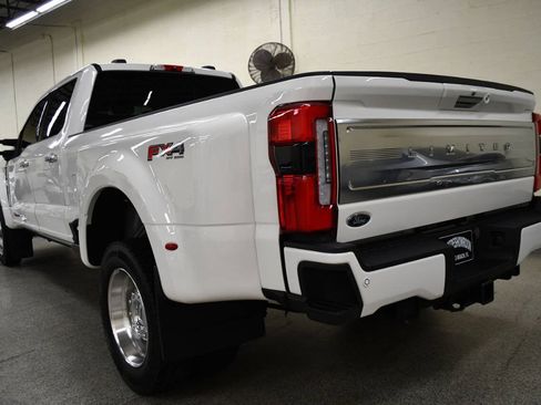 Used 2023 Ford F450 Limited w/ FX4 Off-Road Package AWD/4WD image 7