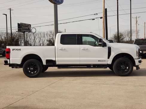 New 2026 Ford F250 Lariat w/ Black Appearance Package image 7