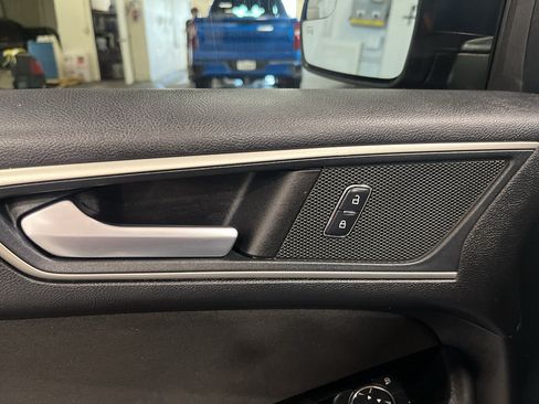 Used 2018 Ford Edge SEL AWD/4WD image 30