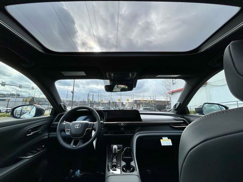 New 2026 Toyota Crown Platinum image 18