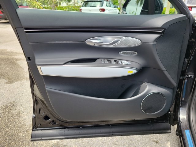 Certified 2026 Genesis GV70 2.5T Select AWD/4WD image 11