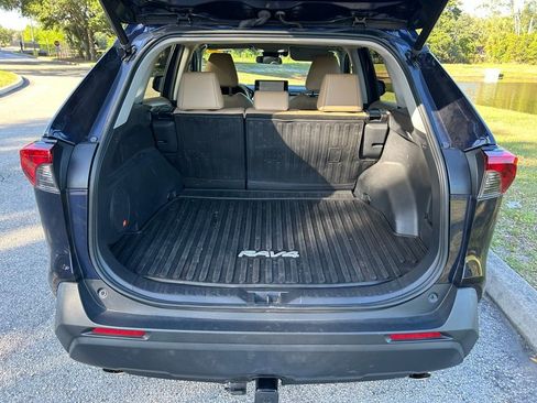 Used 2023 Toyota RAV4 XLE Premium FWD image 10