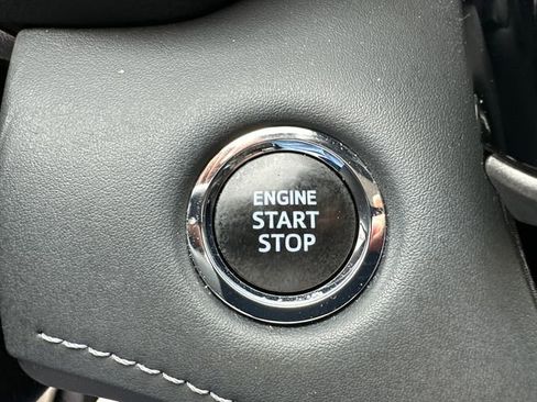 Used 2023 Toyota Highlander XLE AWD/4WD image 43