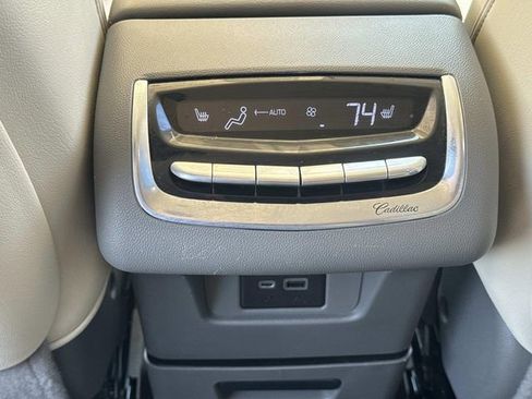 Used 2023 Cadillac XT6 Premium Luxury w/ Technology Package FWD image 16