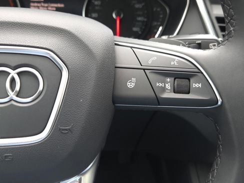 Used 2023 Audi Q5 2.0T Premium w/ Convenience Package image 28