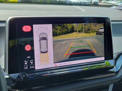 Used 2024 Volkswagen Atlas Cross Sport SEL R-Line image 25