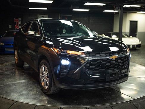 Used 2024 Chevrolet Trax LS FWD image 5