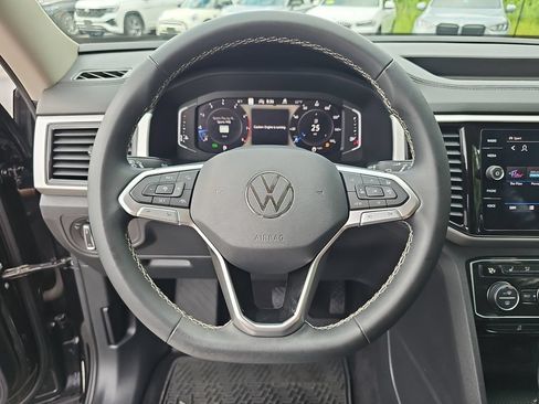 Used 2023 Volkswagen Atlas SEL AWD/4WD image 17