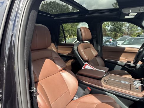Used 2026 Lincoln Navigator L Reserve AWD/4WD image 39