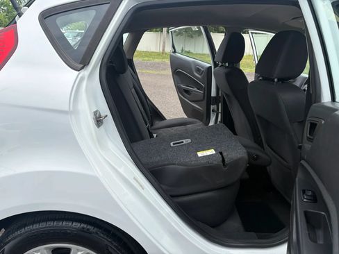 Used 2013 Ford Fiesta SE FWD image 22