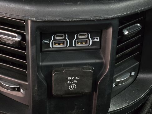 Used 2022 RAM 2500 Laramie w/ Night Edition AWD/4WD image 9