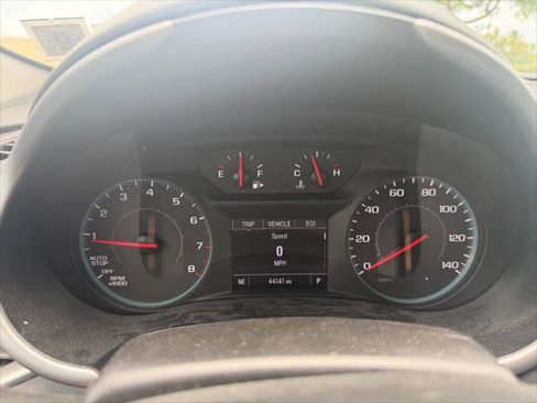 Used 2022 Chevrolet Malibu LT FWD image 23